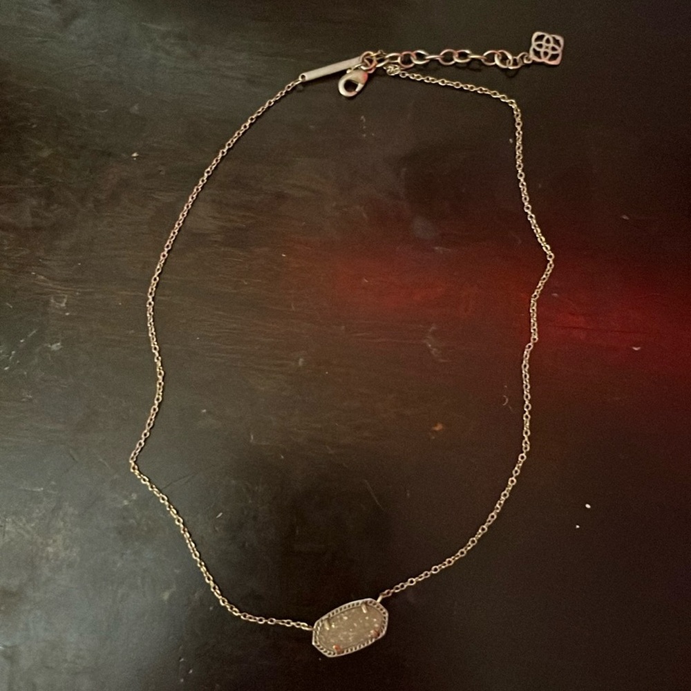 Kendra scott silver necklace